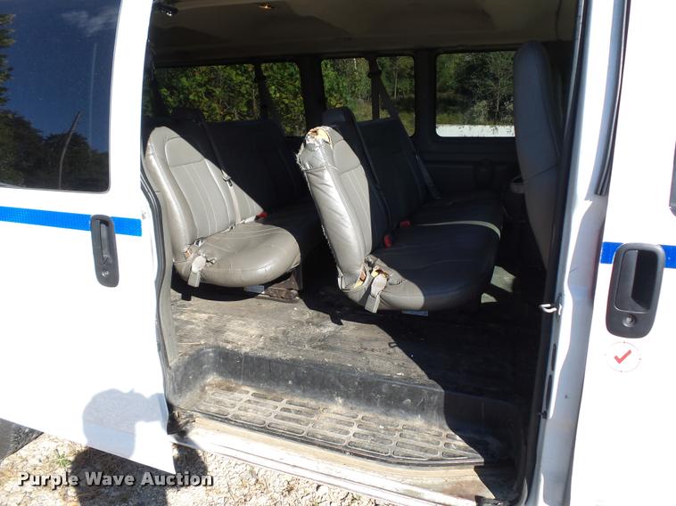 image for item L4359 2008 Chevrolet Express van