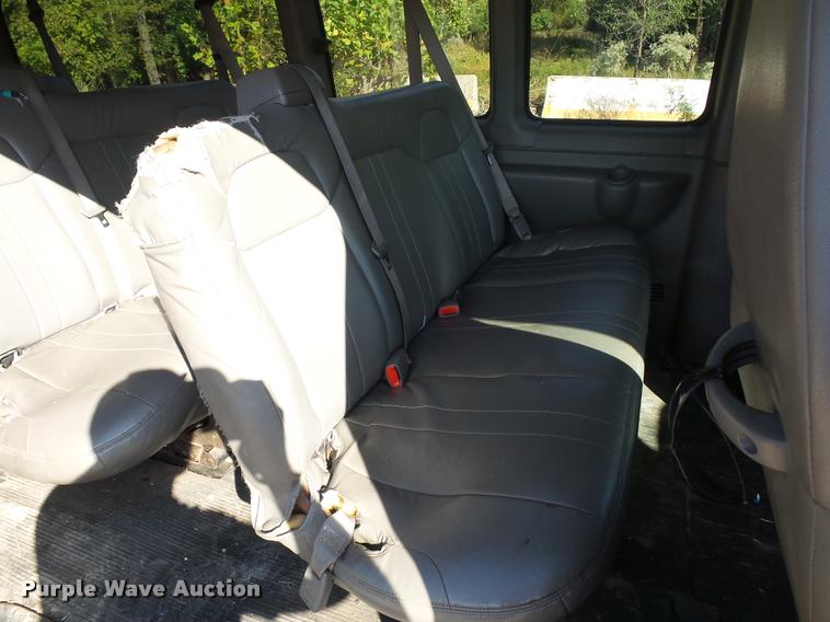 image for item L4359 2008 Chevrolet Express van