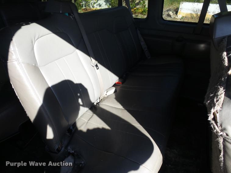 image for item L4359 2008 Chevrolet Express van