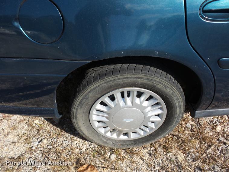 image for item L4360 2002 Chevrolet Malibu