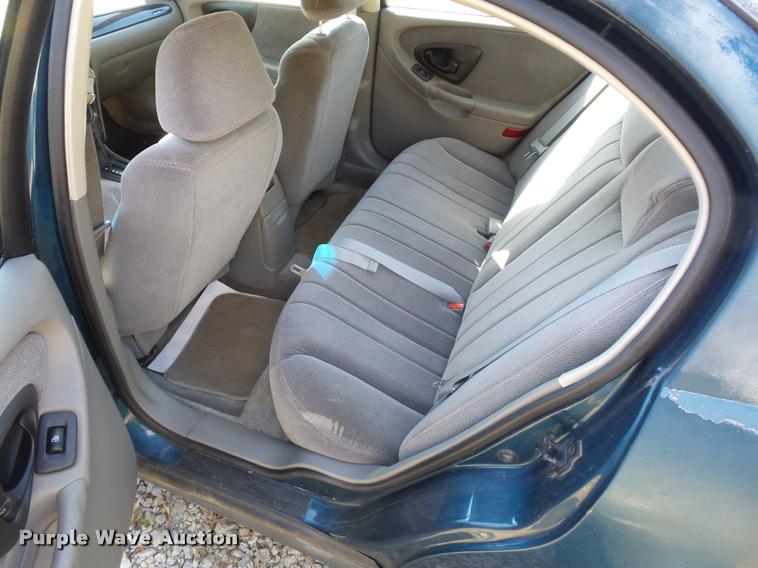 image for item L4360 2002 Chevrolet Malibu