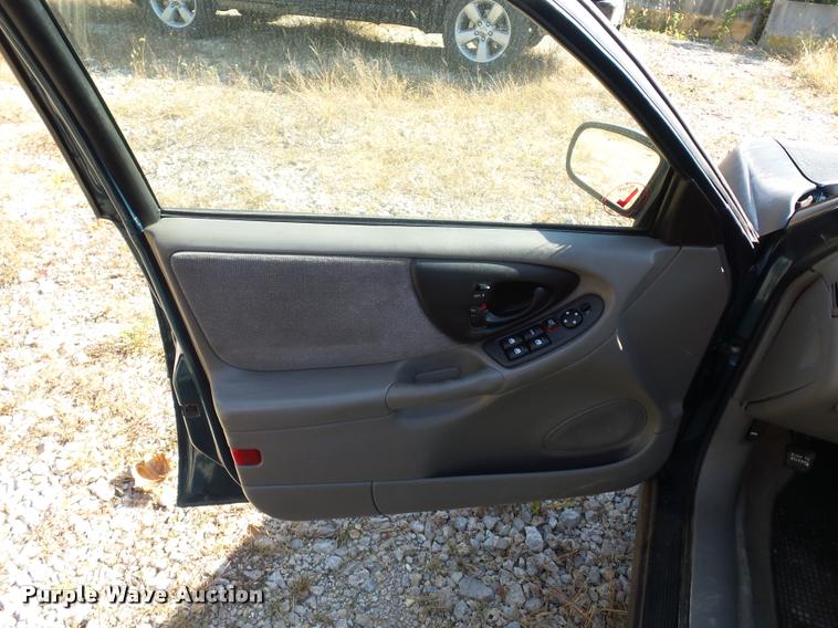 image for item L4360 2002 Chevrolet Malibu