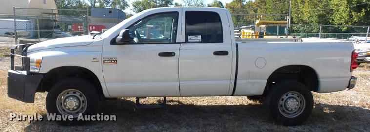 image for item L4361 2007 Dodge Ram 2500 Quad Cab pickup truck