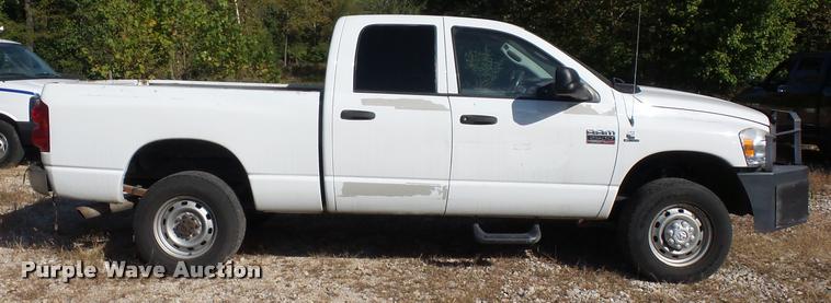 image for item L4361 2007 Dodge Ram 2500 Quad Cab pickup truck