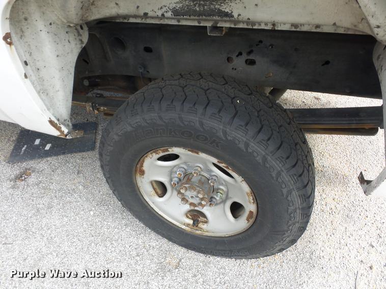 image for item L4366 2007 Chevrolet Silverado 2500 Ext. Cab pickup truck