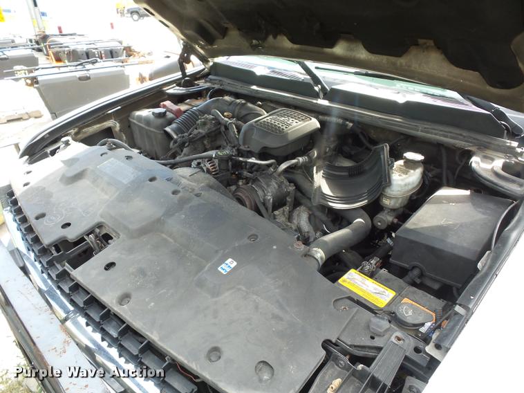 image for item L4366 2007 Chevrolet Silverado 2500 Ext. Cab pickup truck