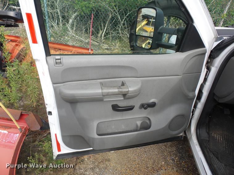 image for item L4366 2007 Chevrolet Silverado 2500 Ext. Cab pickup truck