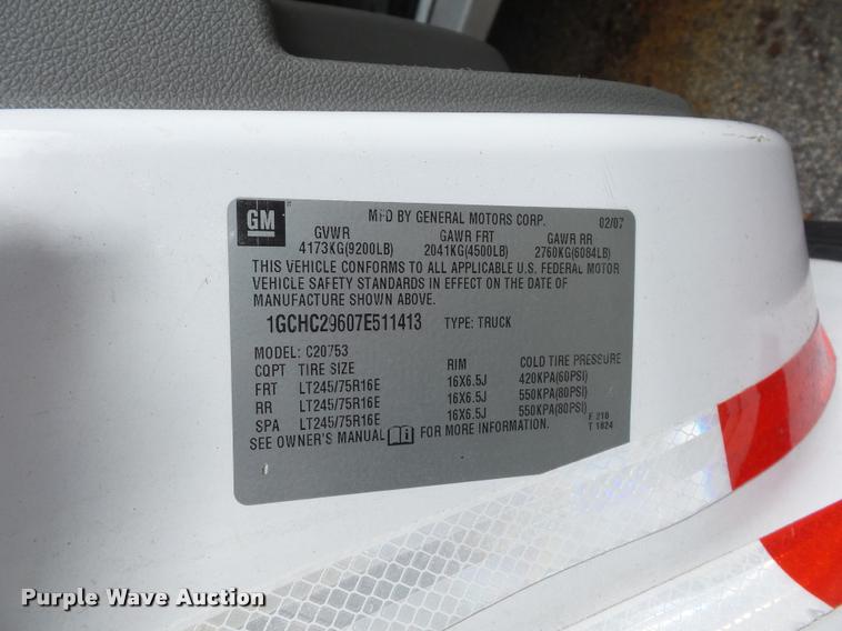 image for item L4366 2007 Chevrolet Silverado 2500 Ext. Cab pickup truck