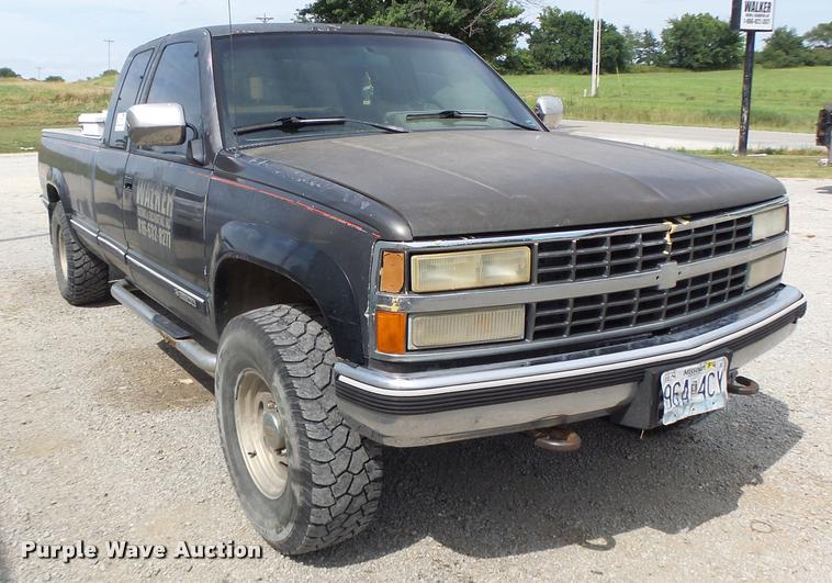image for item L4415 1991 Chevrolet 2500 Ext. Cab pickup truck