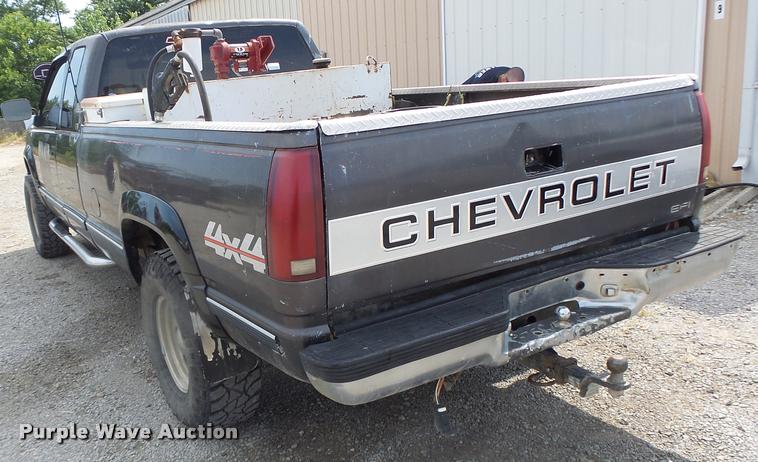 image for item L4415 1991 Chevrolet 2500 Ext. Cab pickup truck