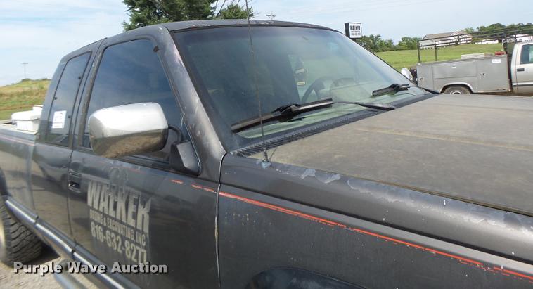 image for item L4415 1991 Chevrolet 2500 Ext. Cab pickup truck