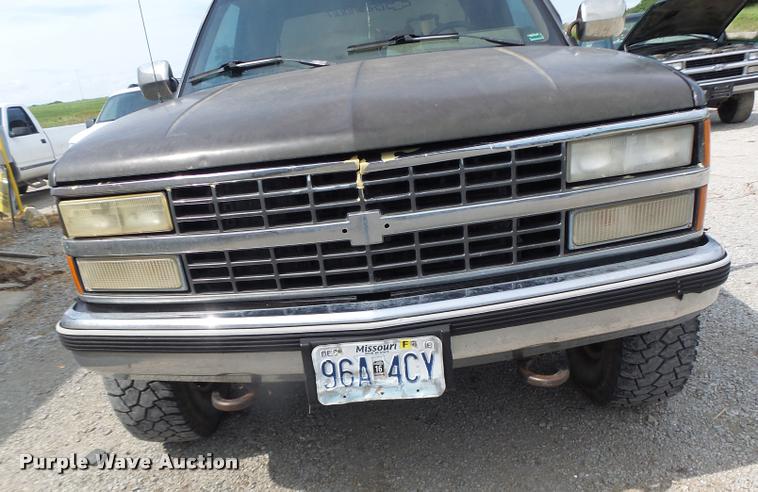 image for item L4415 1991 Chevrolet 2500 Ext. Cab pickup truck