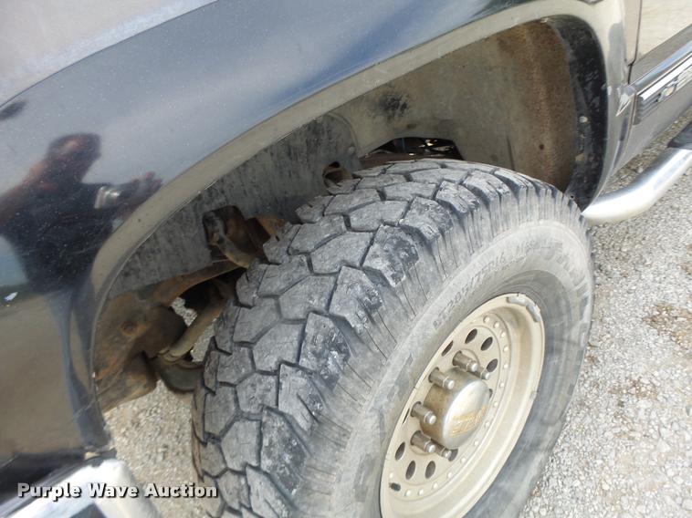 image for item L4415 1991 Chevrolet 2500 Ext. Cab pickup truck