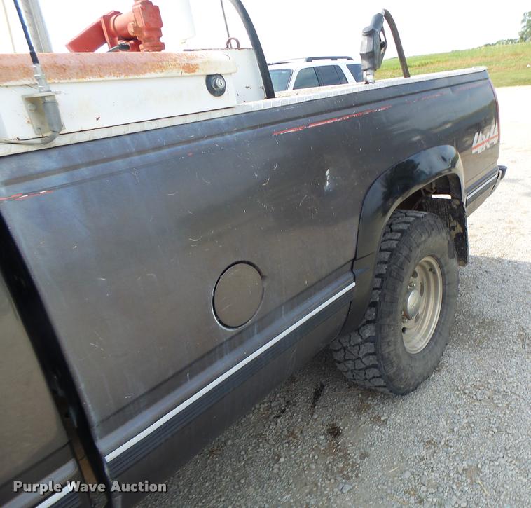 image for item L4415 1991 Chevrolet 2500 Ext. Cab pickup truck