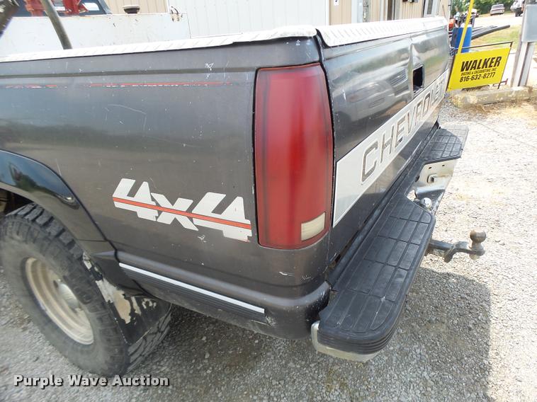 image for item L4415 1991 Chevrolet 2500 Ext. Cab pickup truck