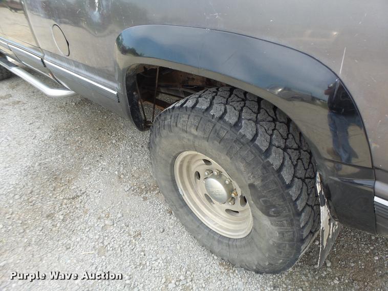 image for item L4415 1991 Chevrolet 2500 Ext. Cab pickup truck