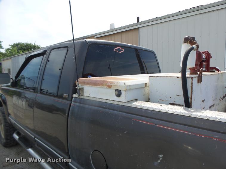 image for item L4415 1991 Chevrolet 2500 Ext. Cab pickup truck