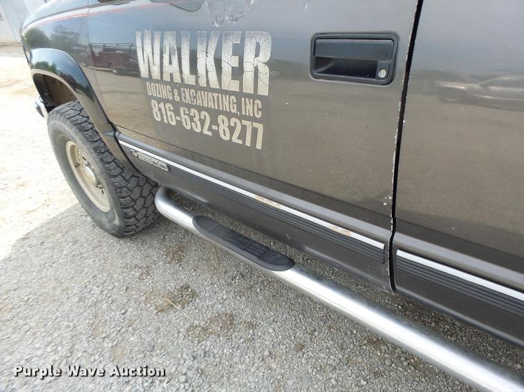 image for item L4415 1991 Chevrolet 2500 Ext. Cab pickup truck