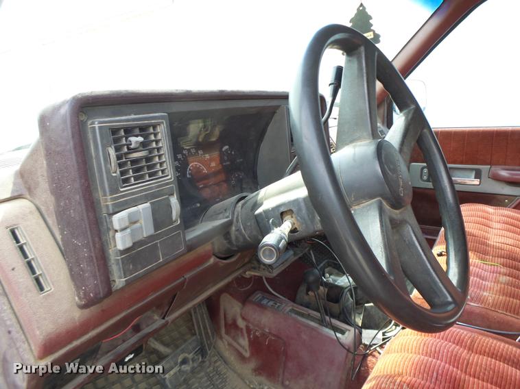 image for item L4415 1991 Chevrolet 2500 Ext. Cab pickup truck