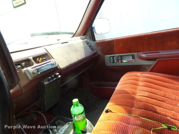 image for item L4415 1991 Chevrolet 2500 Ext. Cab pickup truck