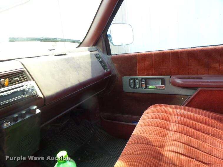 image for item L4415 1991 Chevrolet 2500 Ext. Cab pickup truck