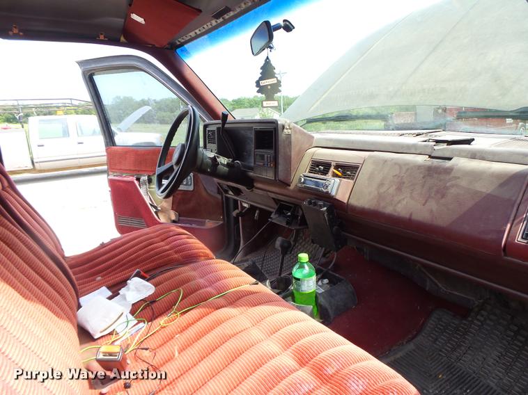 image for item L4415 1991 Chevrolet 2500 Ext. Cab pickup truck