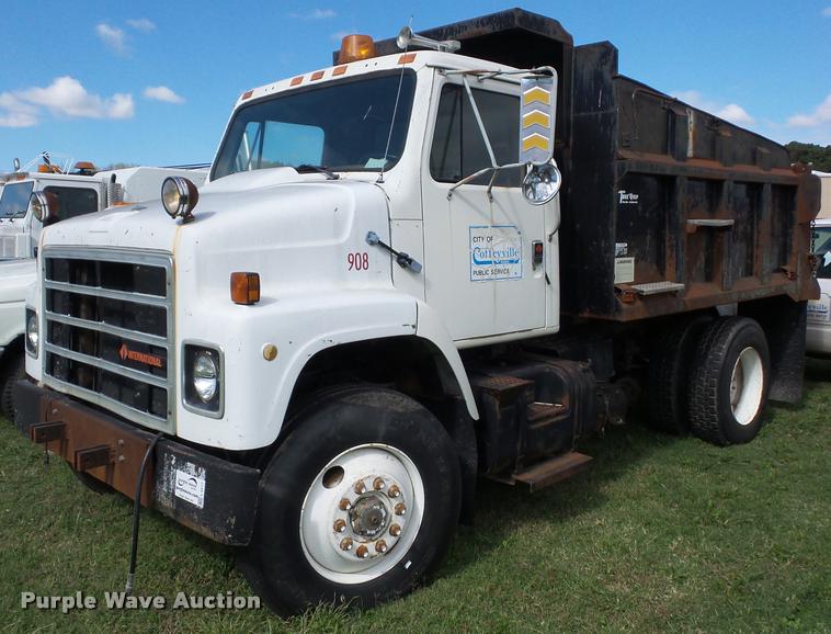 image for item L4417 1987 International S2300 dump truck