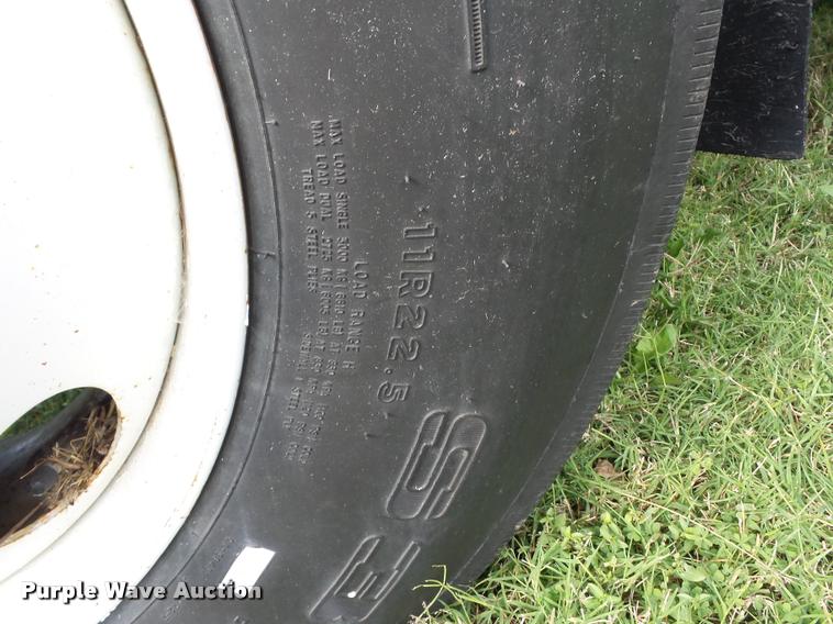 image for item L4417 1987 International S2300 dump truck