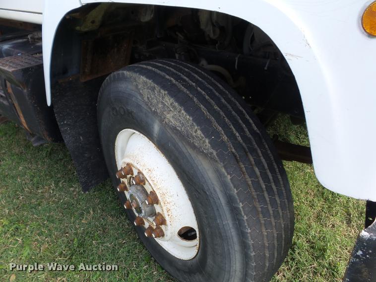 image for item L4417 1987 International S2300 dump truck