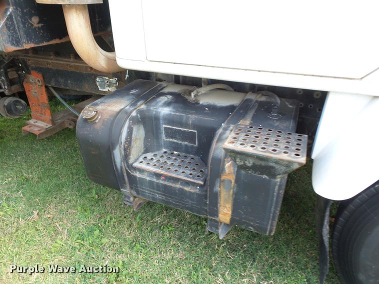 image for item L4417 1987 International S2300 dump truck