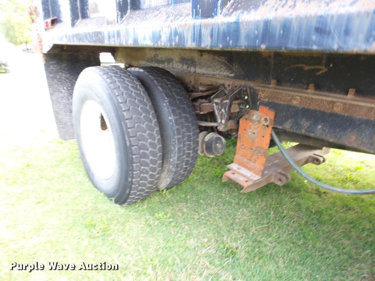 image for item L4417 1987 International S2300 dump truck