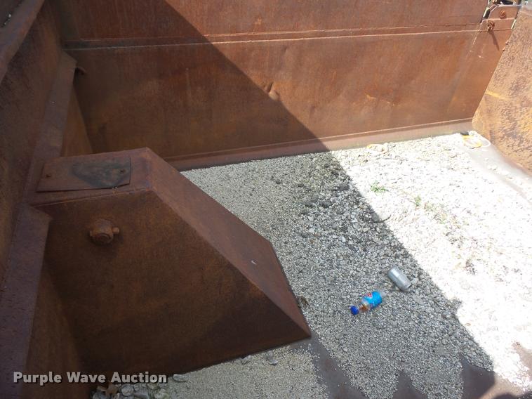 image for item L4417 1987 International S2300 dump truck