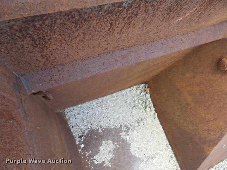 image for item L4417 1987 International S2300 dump truck