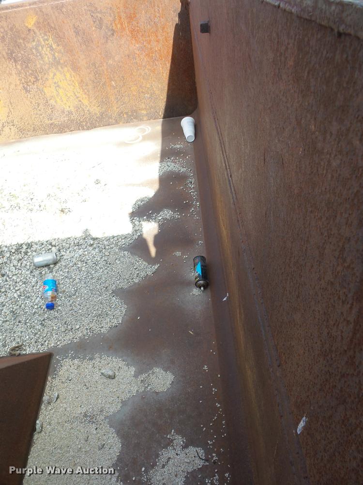 image for item L4417 1987 International S2300 dump truck