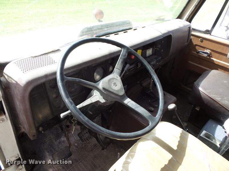 image for item L4417 1987 International S2300 dump truck