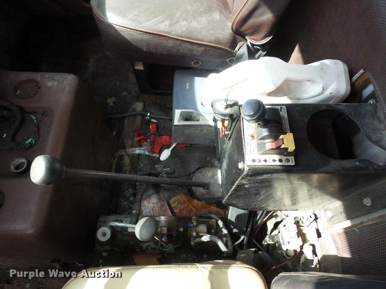 image for item L4417 1987 International S2300 dump truck