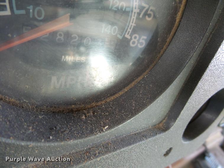 image for item L4417 1987 International S2300 dump truck