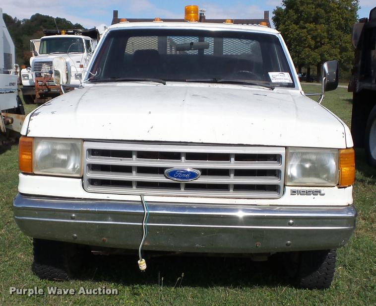 image for item L4418 1991 Ford F450 Super Duty dump truck