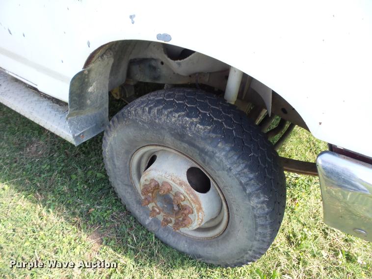 image for item L4418 1991 Ford F450 Super Duty dump truck