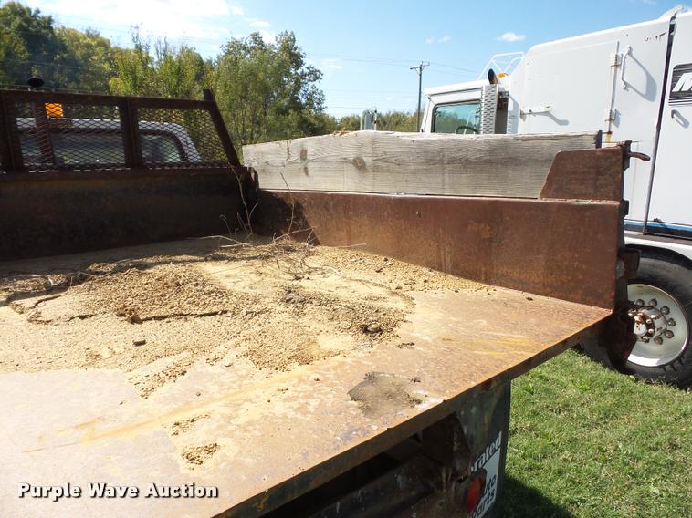 image for item L4418 1991 Ford F450 Super Duty dump truck