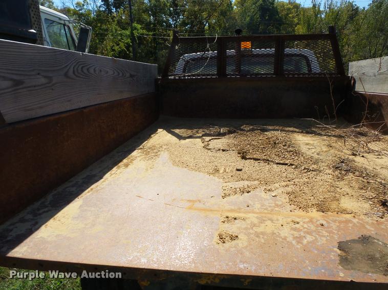 image for item L4418 1991 Ford F450 Super Duty dump truck