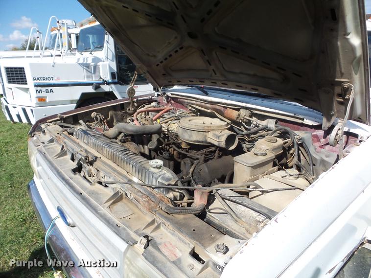 image for item L4418 1991 Ford F450 Super Duty dump truck