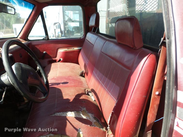 image for item L4418 1991 Ford F450 Super Duty dump truck