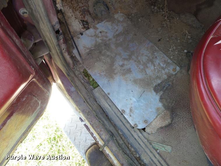 image for item L4418 1991 Ford F450 Super Duty dump truck