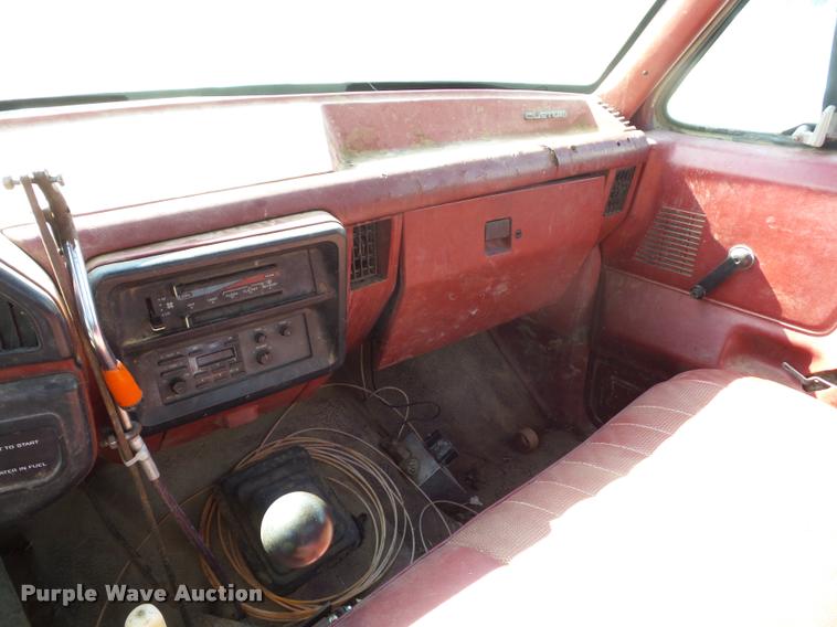 image for item L4418 1991 Ford F450 Super Duty dump truck