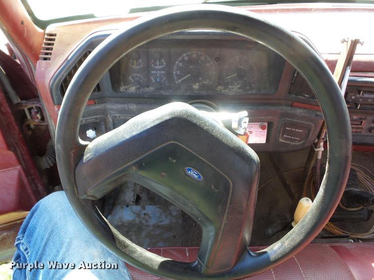 image for item L4418 1991 Ford F450 Super Duty dump truck