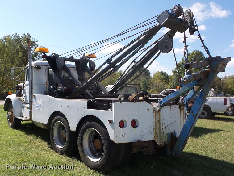 image for item L4420 1965 Autocar tow truck
