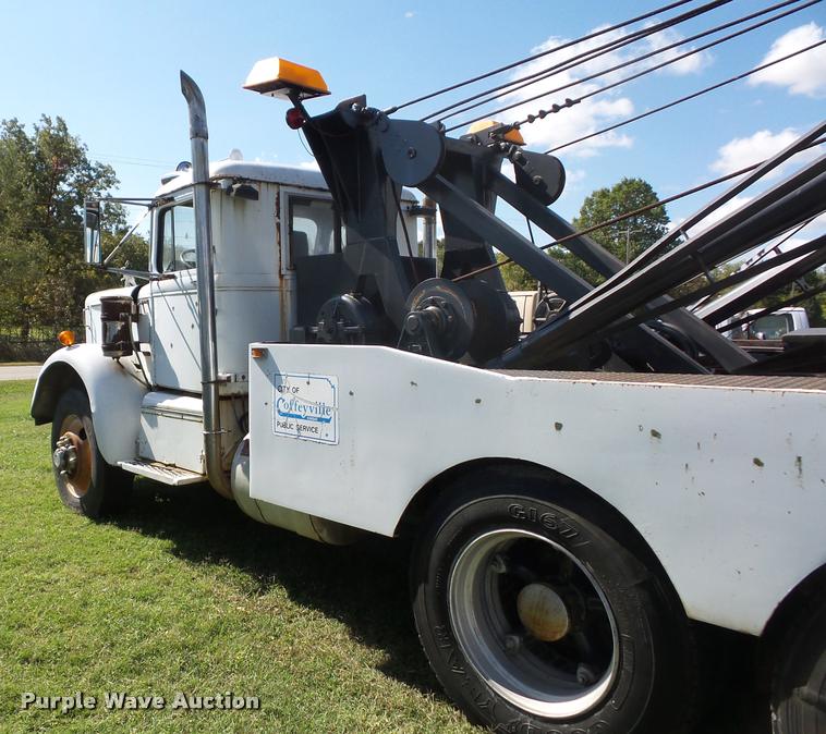 image for item L4420 1965 Autocar tow truck