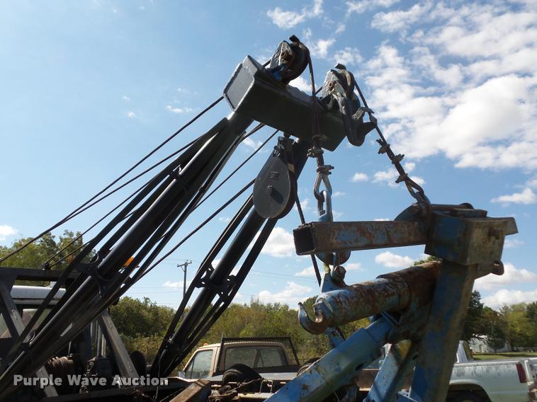 image for item L4420 1965 Autocar tow truck