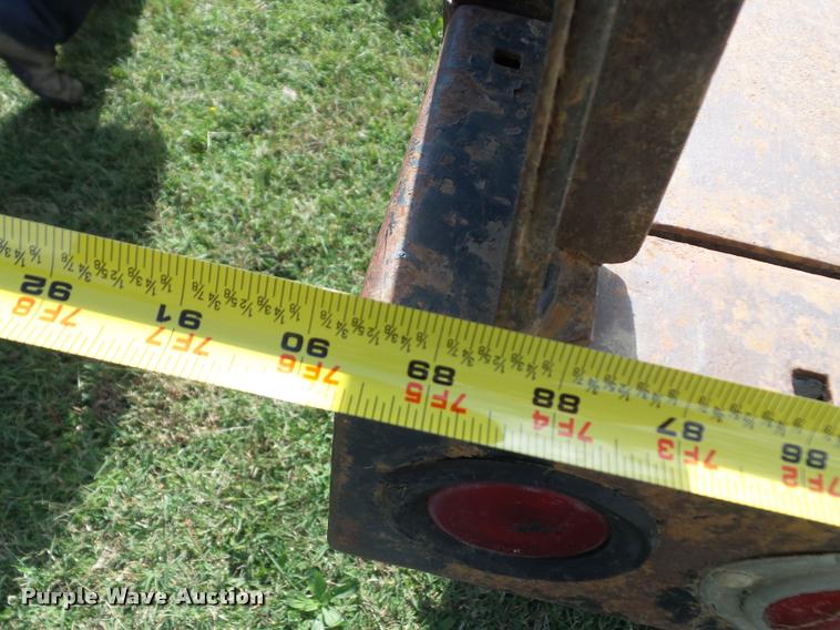 image for item L4421 1986 Ford F350 flatbed pickup truck